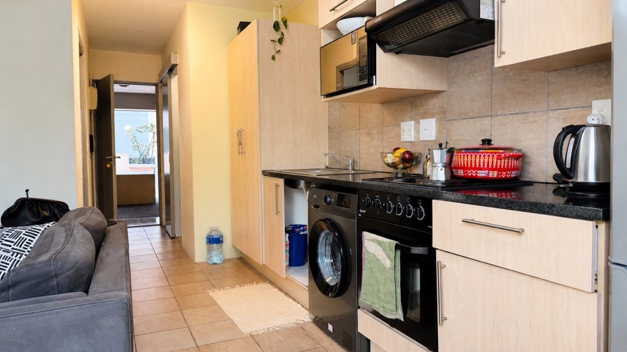1 Bedroom Property for Sale in Zonnebloem Western Cape